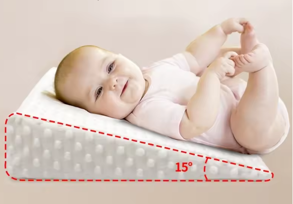 đ Coussin ergonomique anti-reflux pour bĂ©bĂ©
